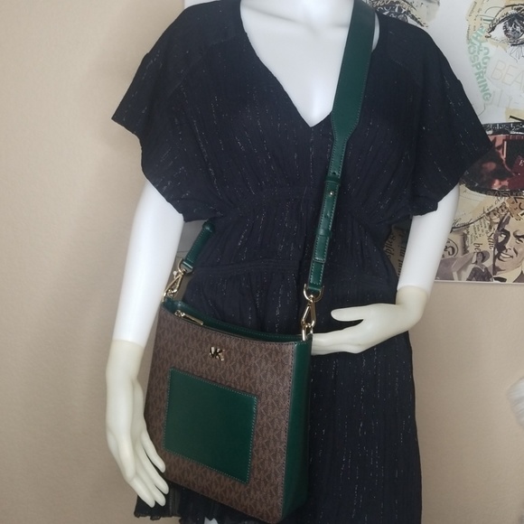 michael kors gloria pocket swing pack